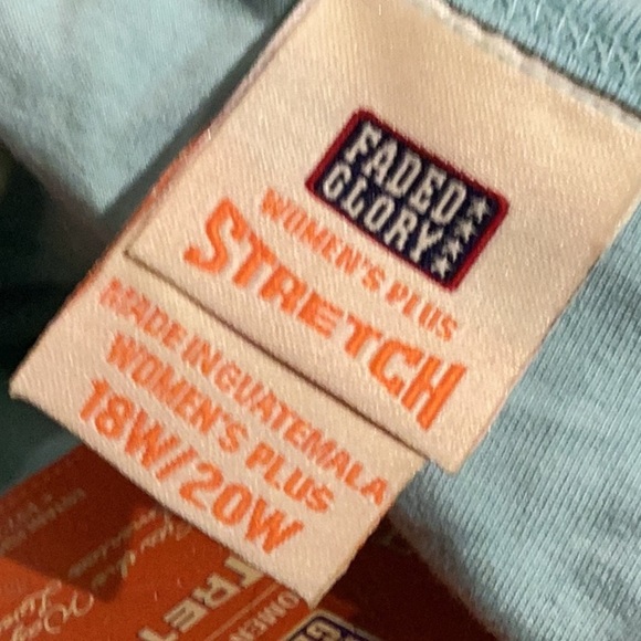 Faded Glory Plus Sz Built in Bra Basic Bra Tank 2 Lot White/Clearly Aqua 18W/20W - Picture 3 of 5